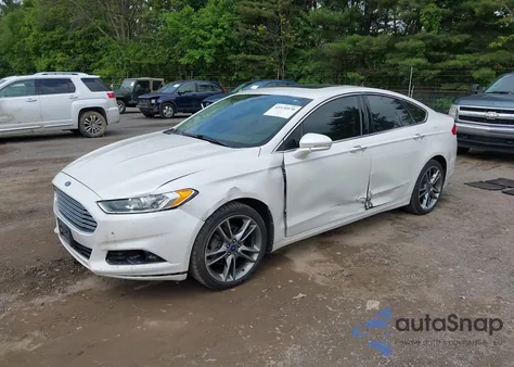 2014 Ford Fusion Titanium z USA, uszkodzony, nr VIN 3FA6P0K97ER352345